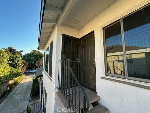 Property Photo:  33 El Dorado Street C  CA 91006 