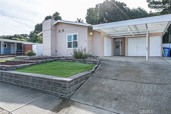 Property Photo: 1158 Nacimiento Avenue CA 93433