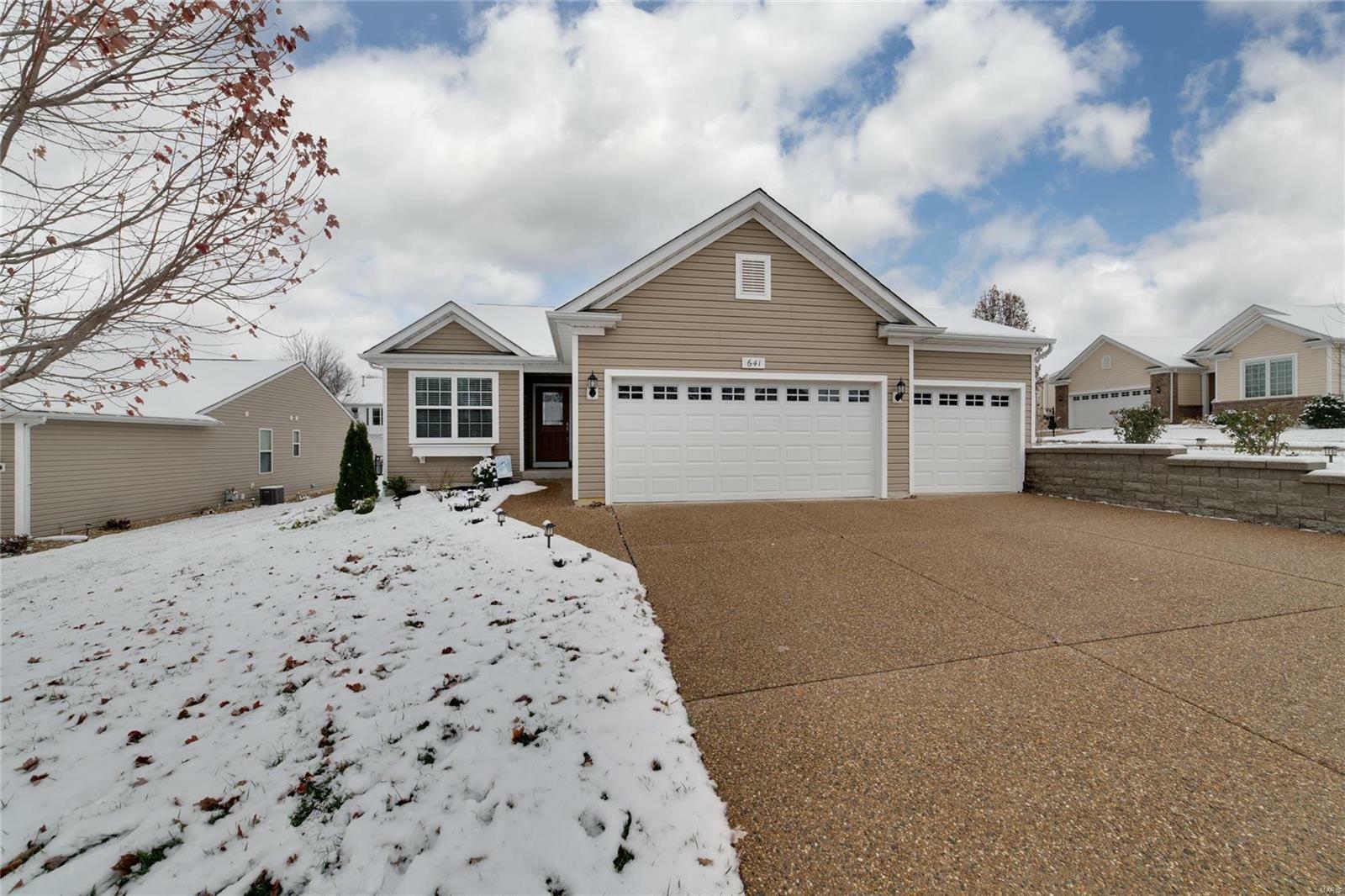 Property Photo:  641 Falconcrest Drive  MO 63367 