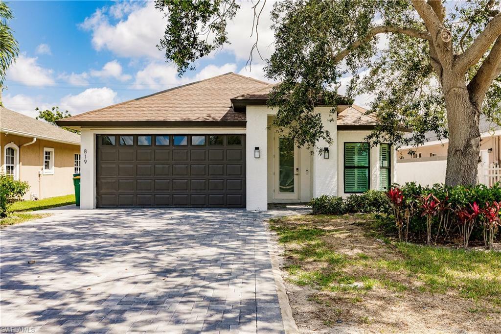 Property Photo: 819 96th Ave N FL 34108