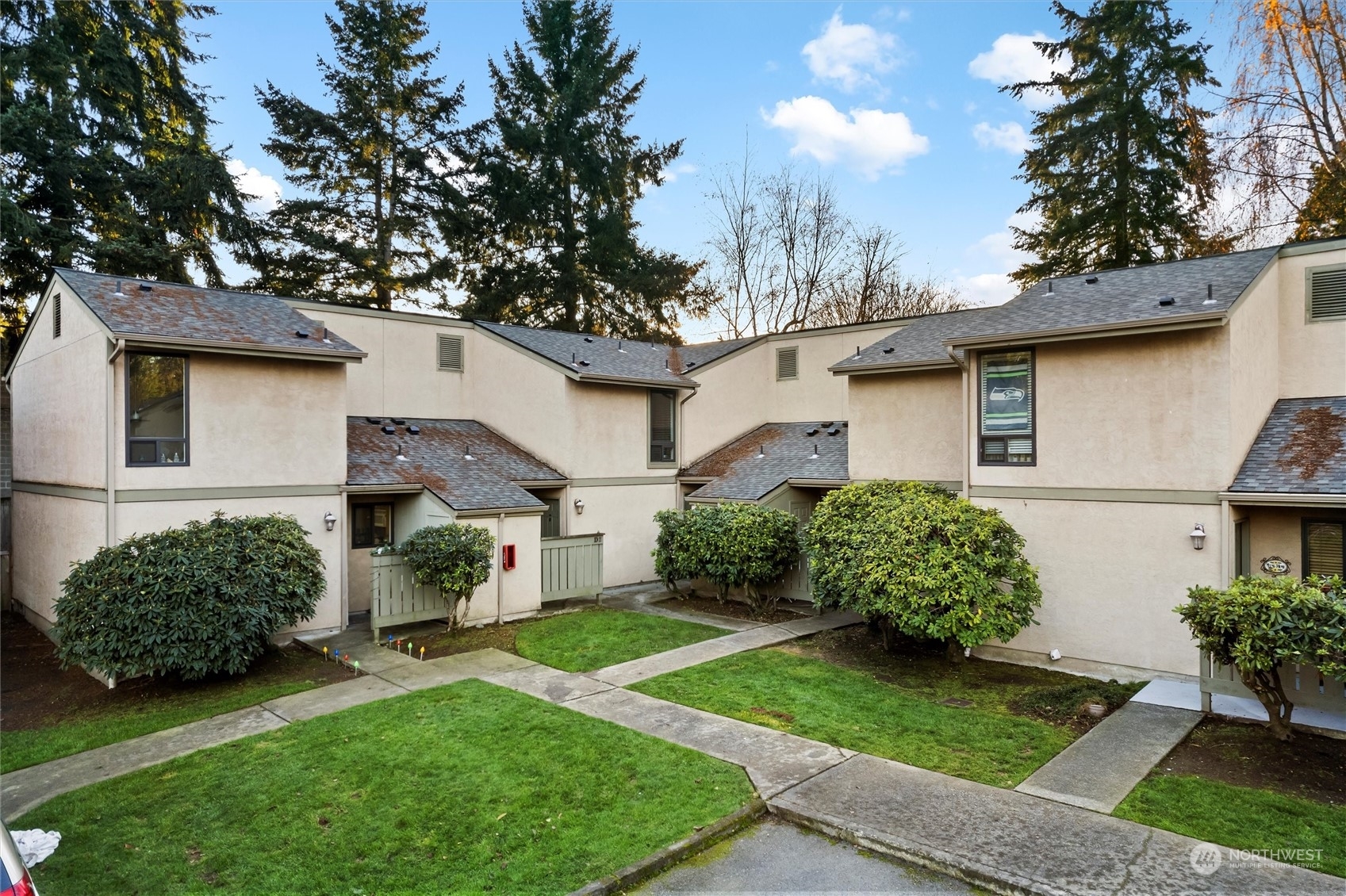 10037 NE 138th Pl D4  Kirkland WA 98034 photo