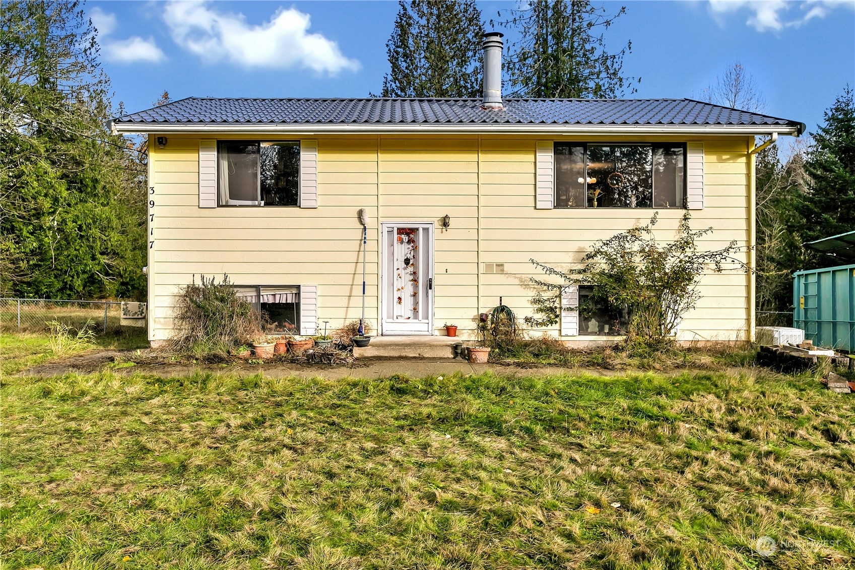 Property Photo:  39717  Eatonville Cutoff Road E  WA 98328 