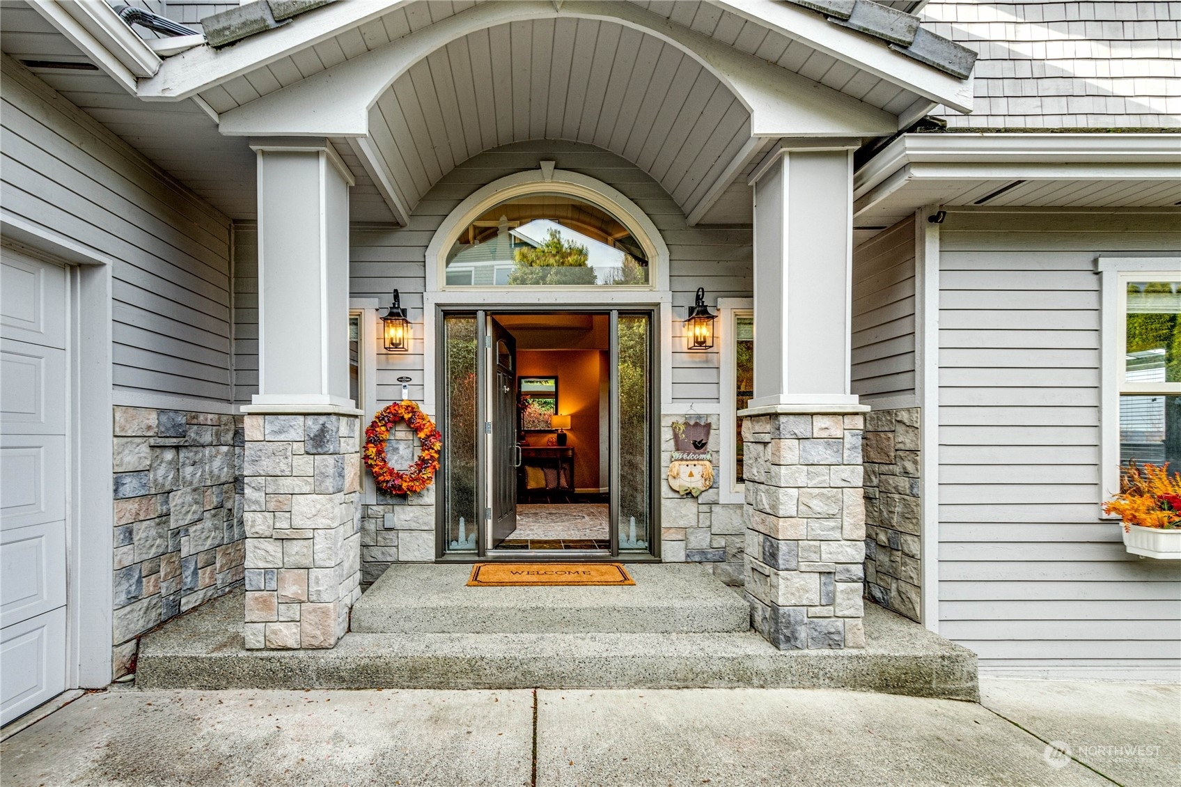 Property Photo: 701 Washington Avenue WA 98275