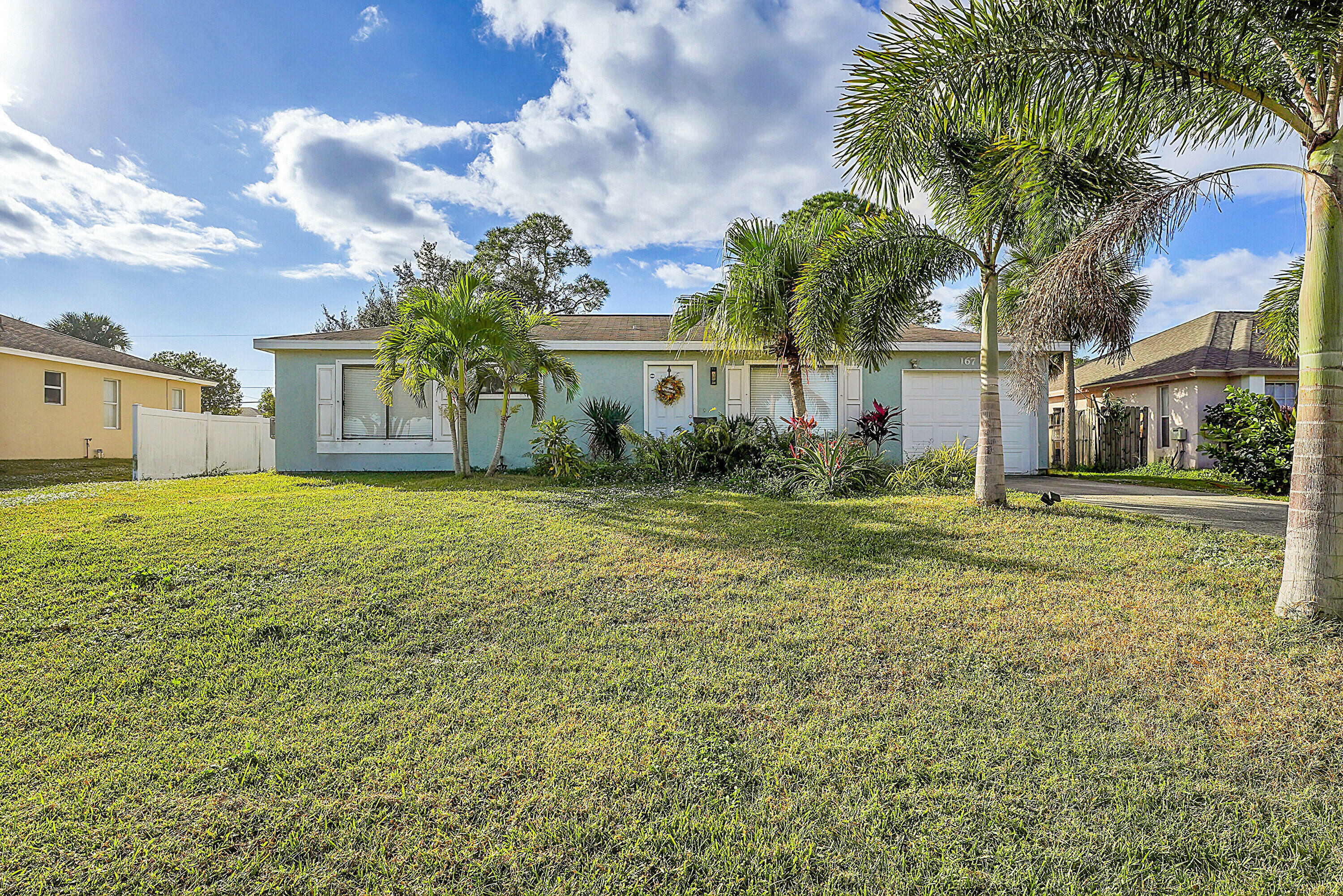 Property Photo:  167 SW Tulip Boulevard  FL 34953 