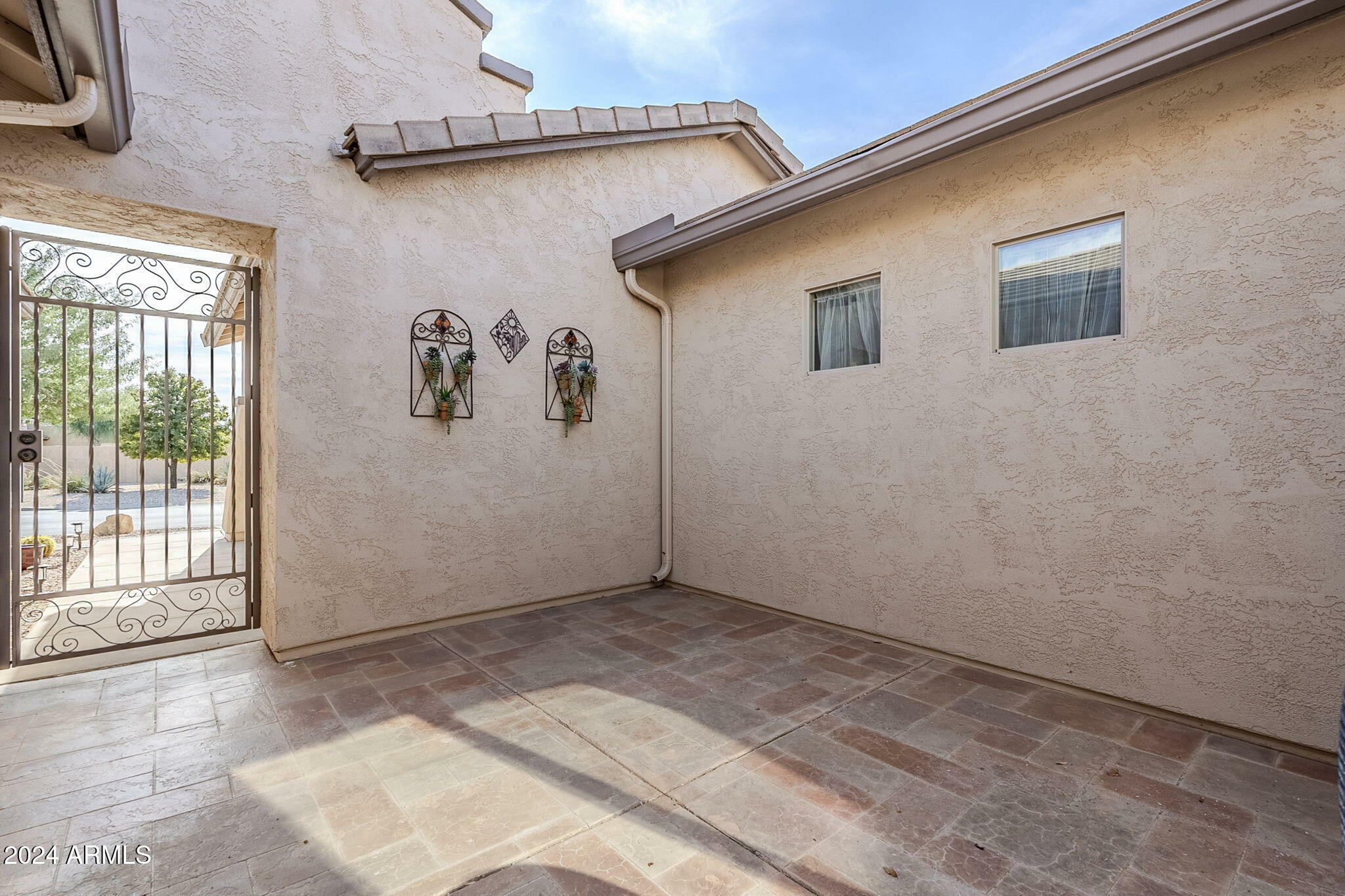 Property Photo: 10786 E Lazy Doc Court AZ 85118