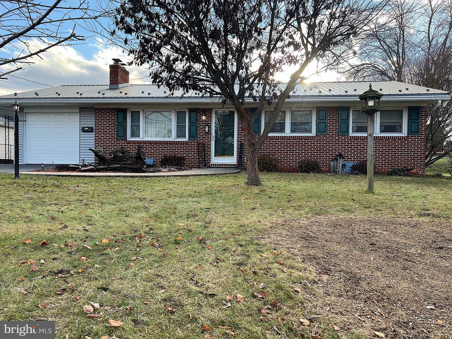 Property Photo:  64 W Walter Avenue  PA 17225 