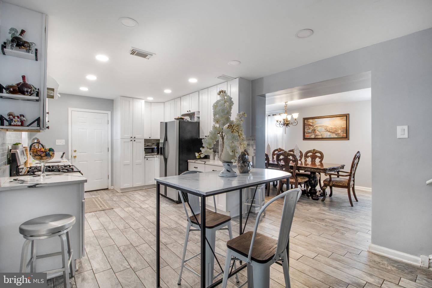 Property Photo:  6512 Rolling Ridge Drive  MD 20743 