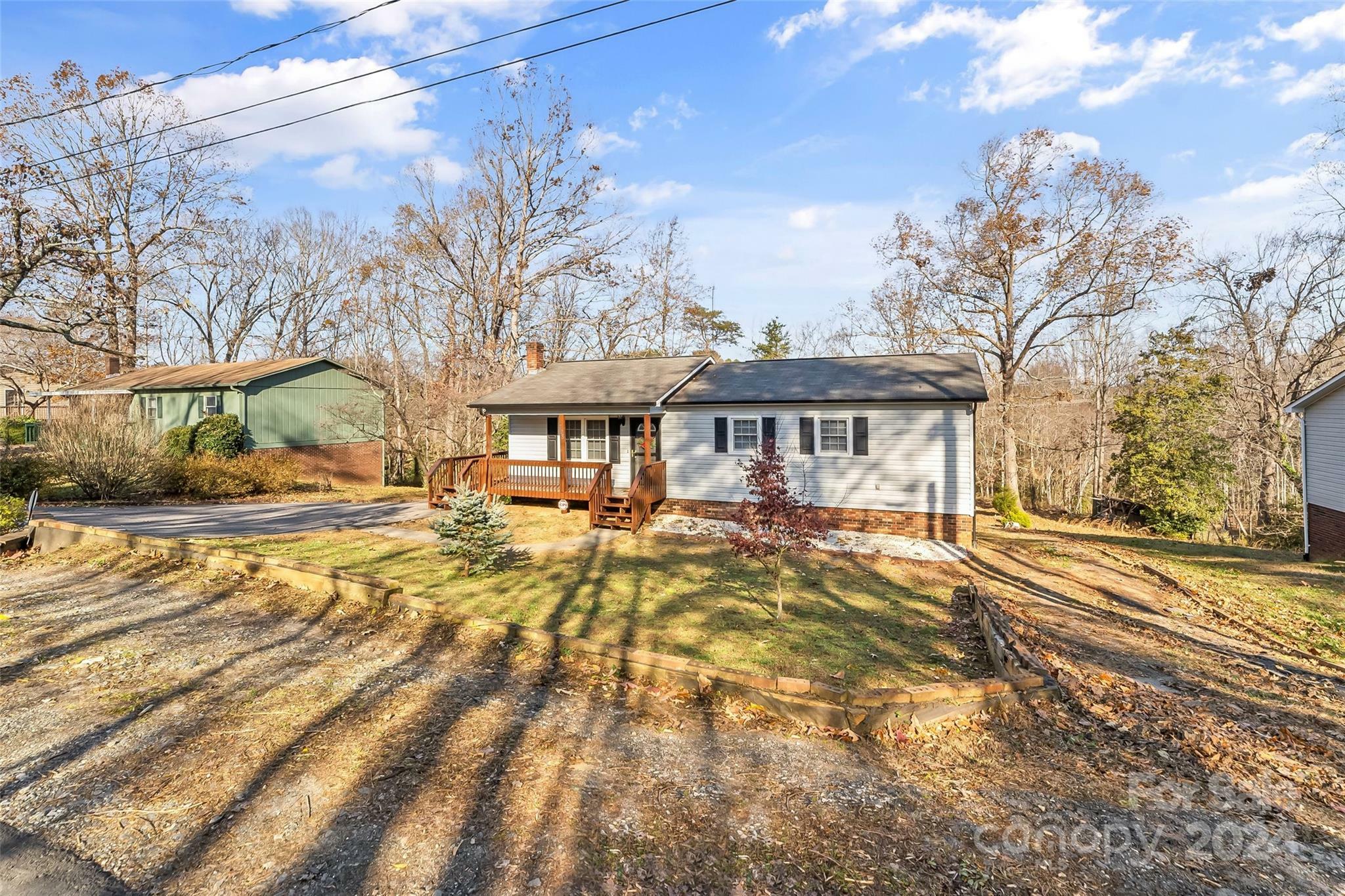 Property Photo:  798 Skie Circle SE  NC 28690 