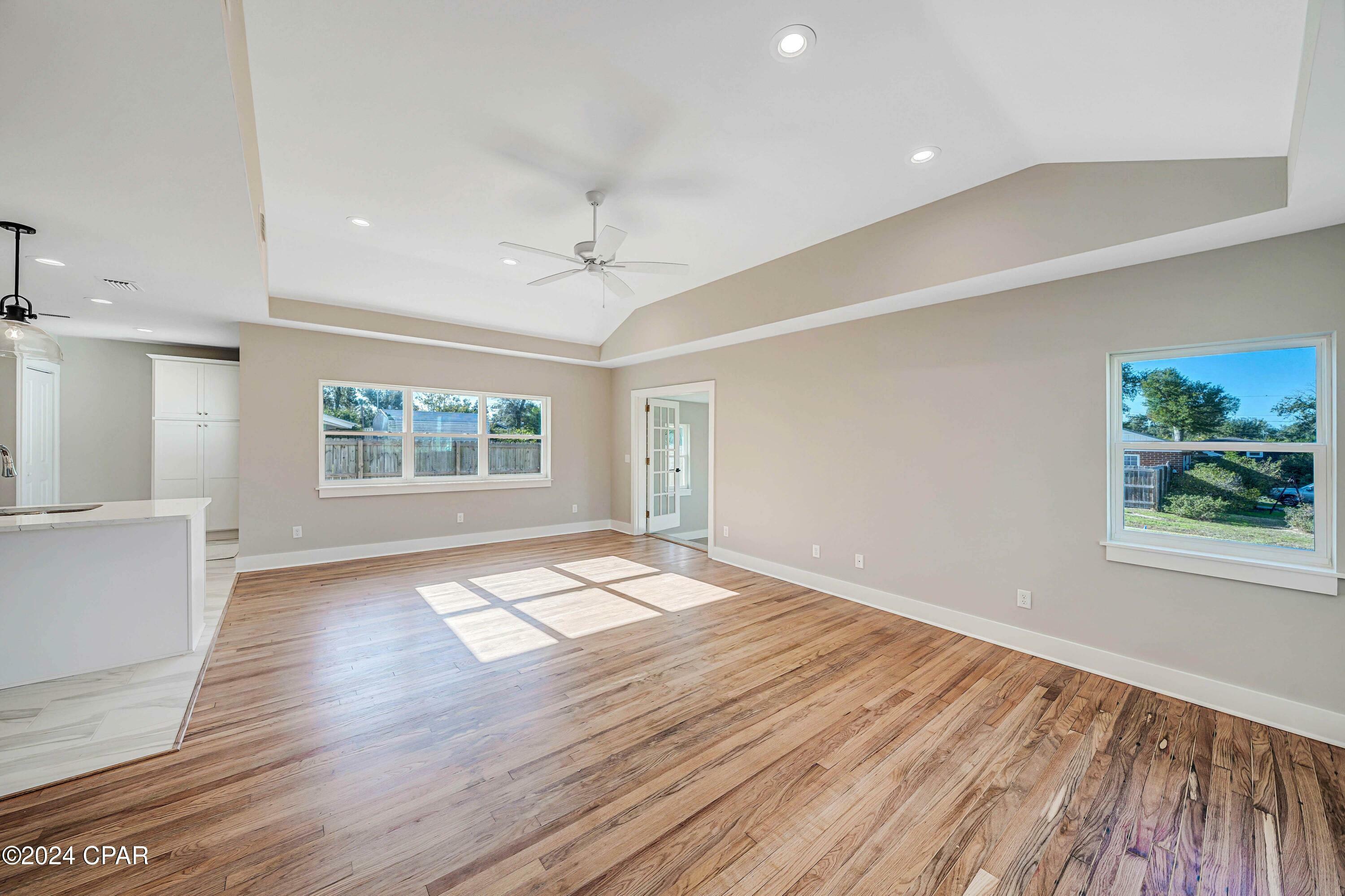 Property Photo:  215 S Cove Lane  FL 32401 