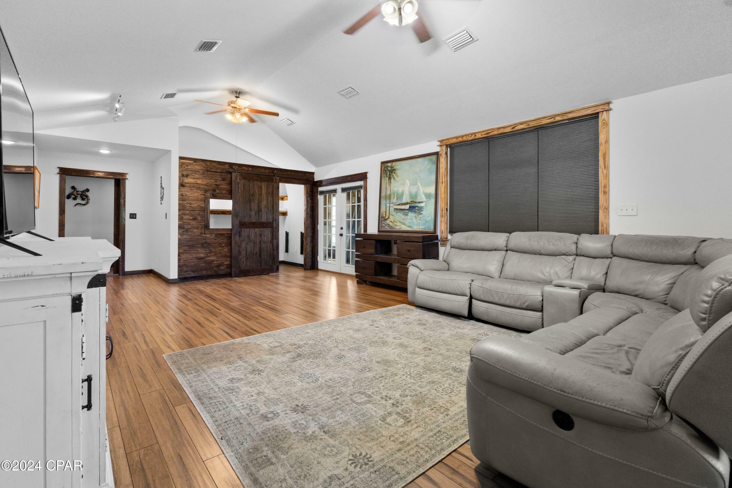 Property Photo: 147 Catahoula Road FL 32455