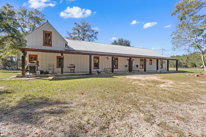 Property Photo: 147 Catahoula Road FL 32455