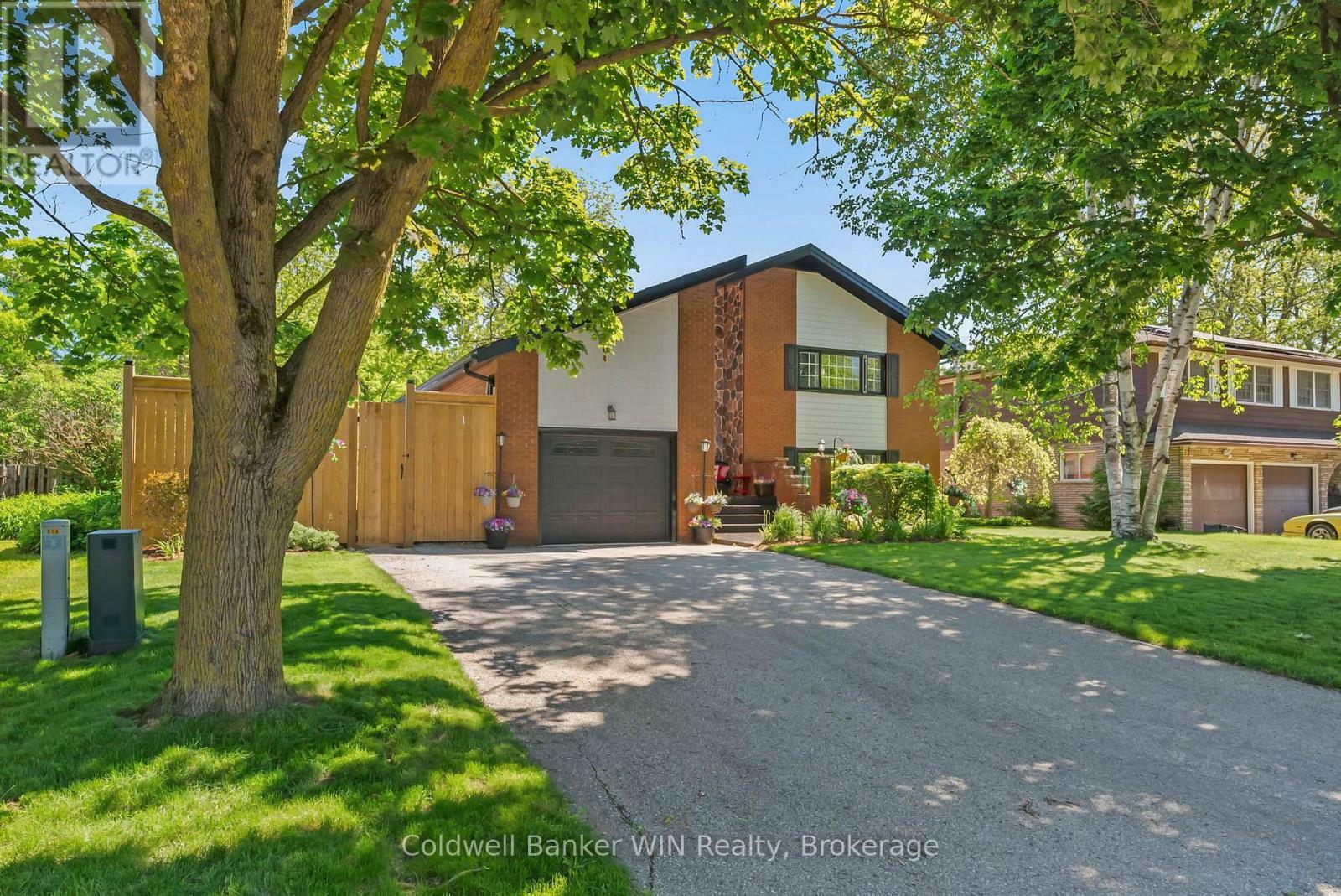 Property Photo: 510 Church Crescent ON N0G 2L2