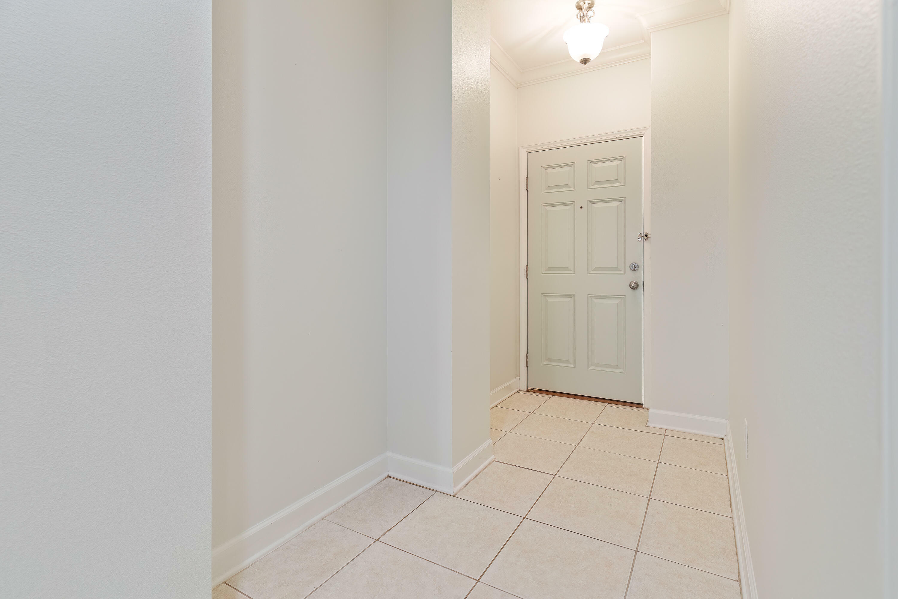 Property Photo:  113 SE Brooks Street Unit 105  FL 32548 