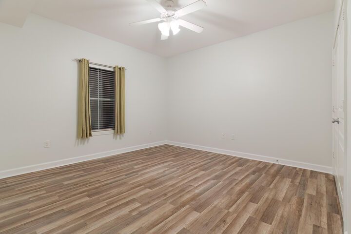 Property Photo: 113 SE Brooks Street Unit 105 FL 32548