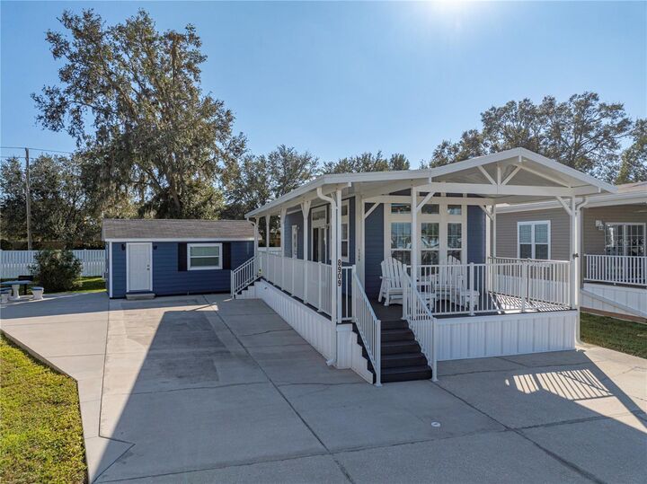 Property Photo: 8909 Southshore Court FL 33868