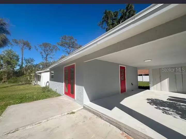 Property Photo: 735 Bertrend Street FL 34223