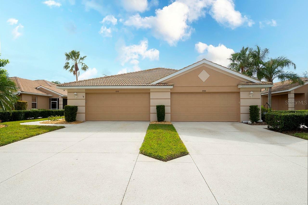 Property Photo:  8210 Eagle Isles Place  FL 34212 