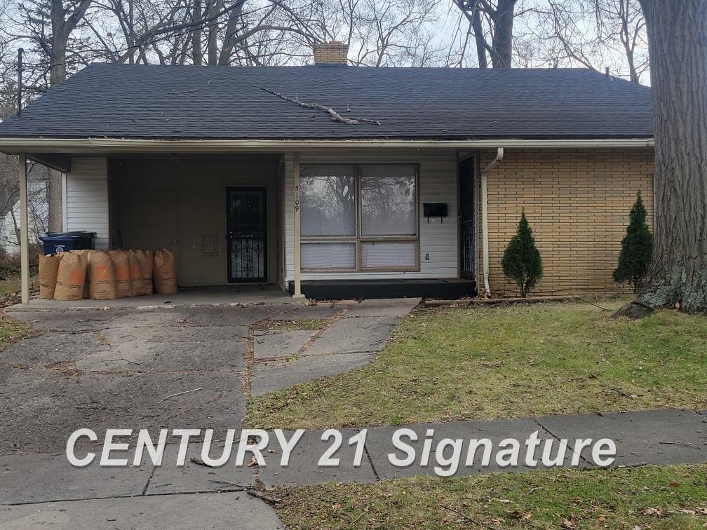 Property Photo:  3109 Helber Street  MI 48504 