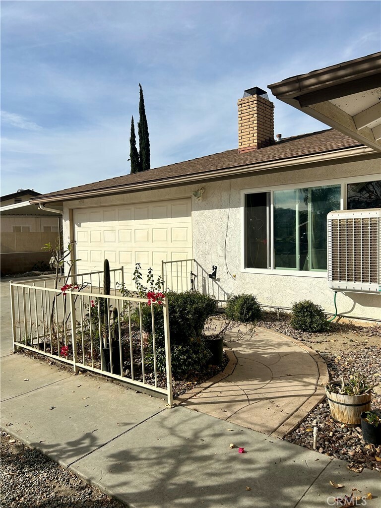 Property Photo:  41348 Torrey Pine Ct  CA 92544 