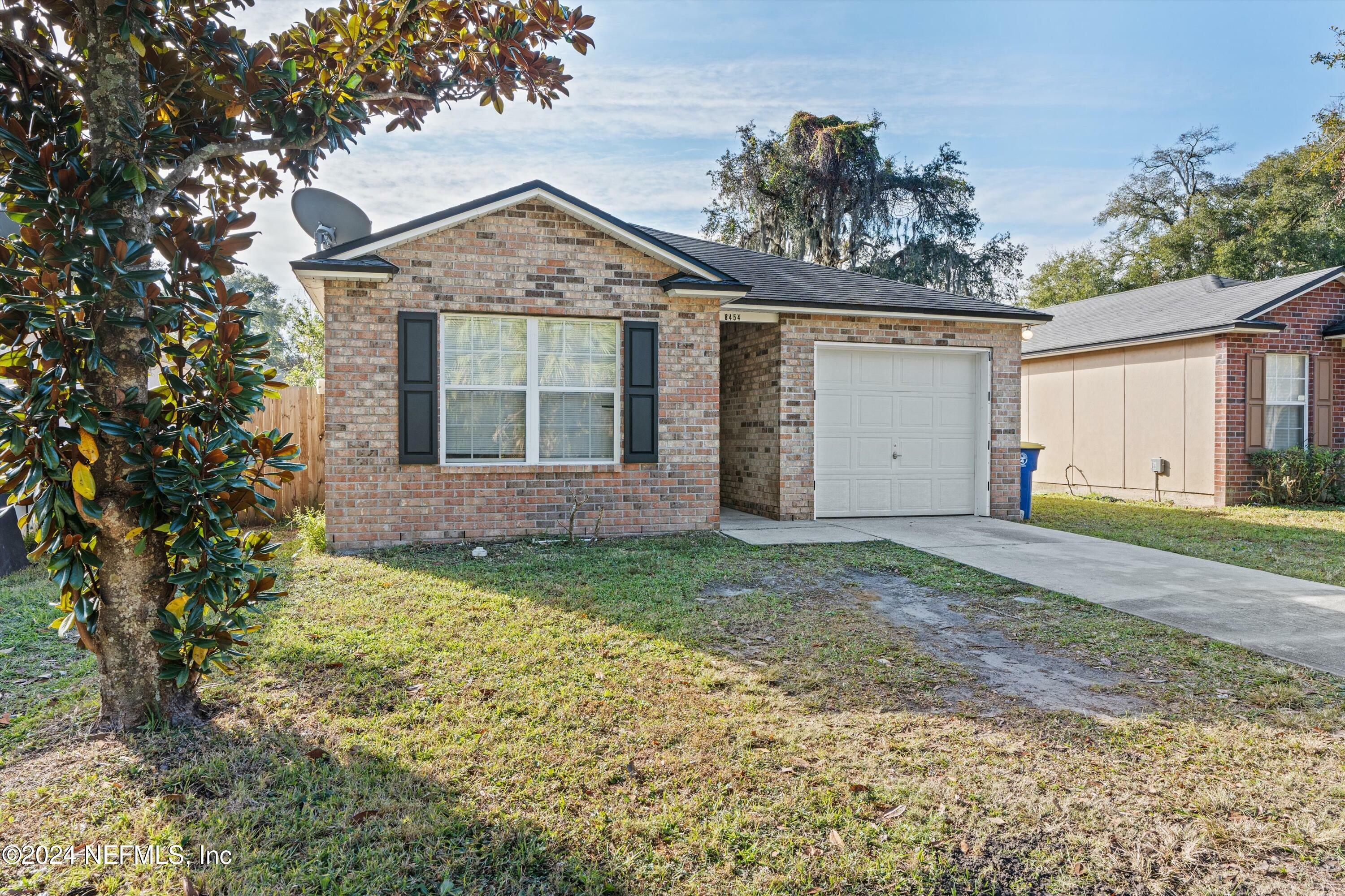 Property Photo:  8454 Kona Avenue  FL 32211 