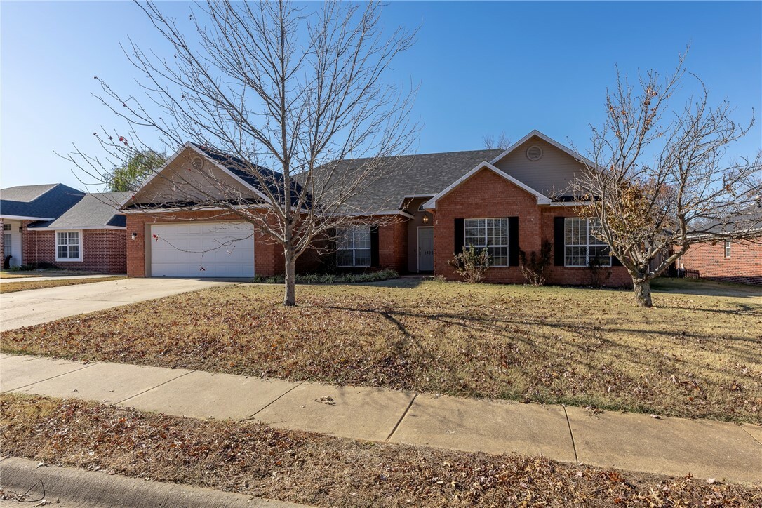 Property Photo:  1206 N 35th Street  AR 72756 