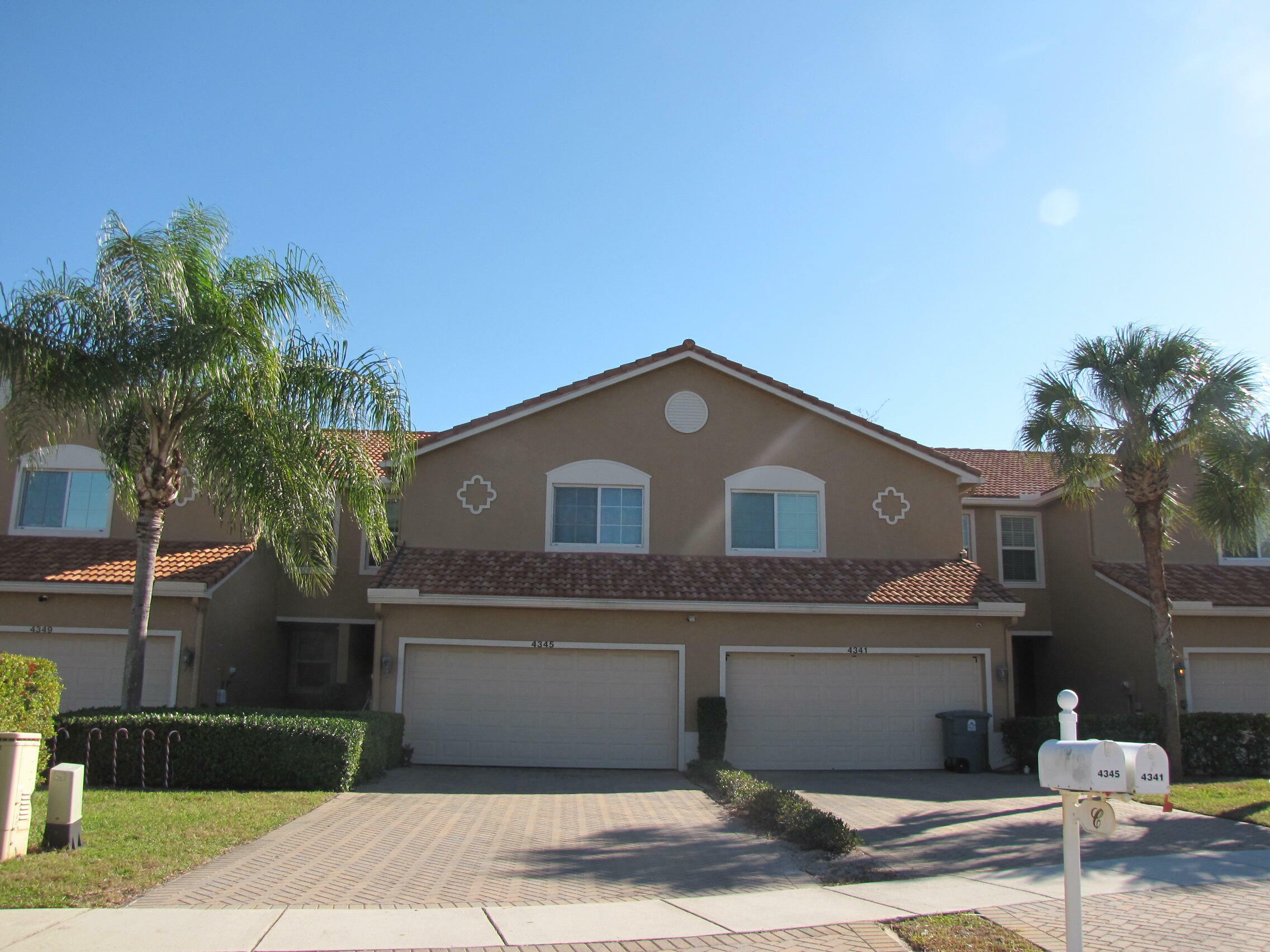 Property Photo:  4345 Colony View Drive  FL 33463 