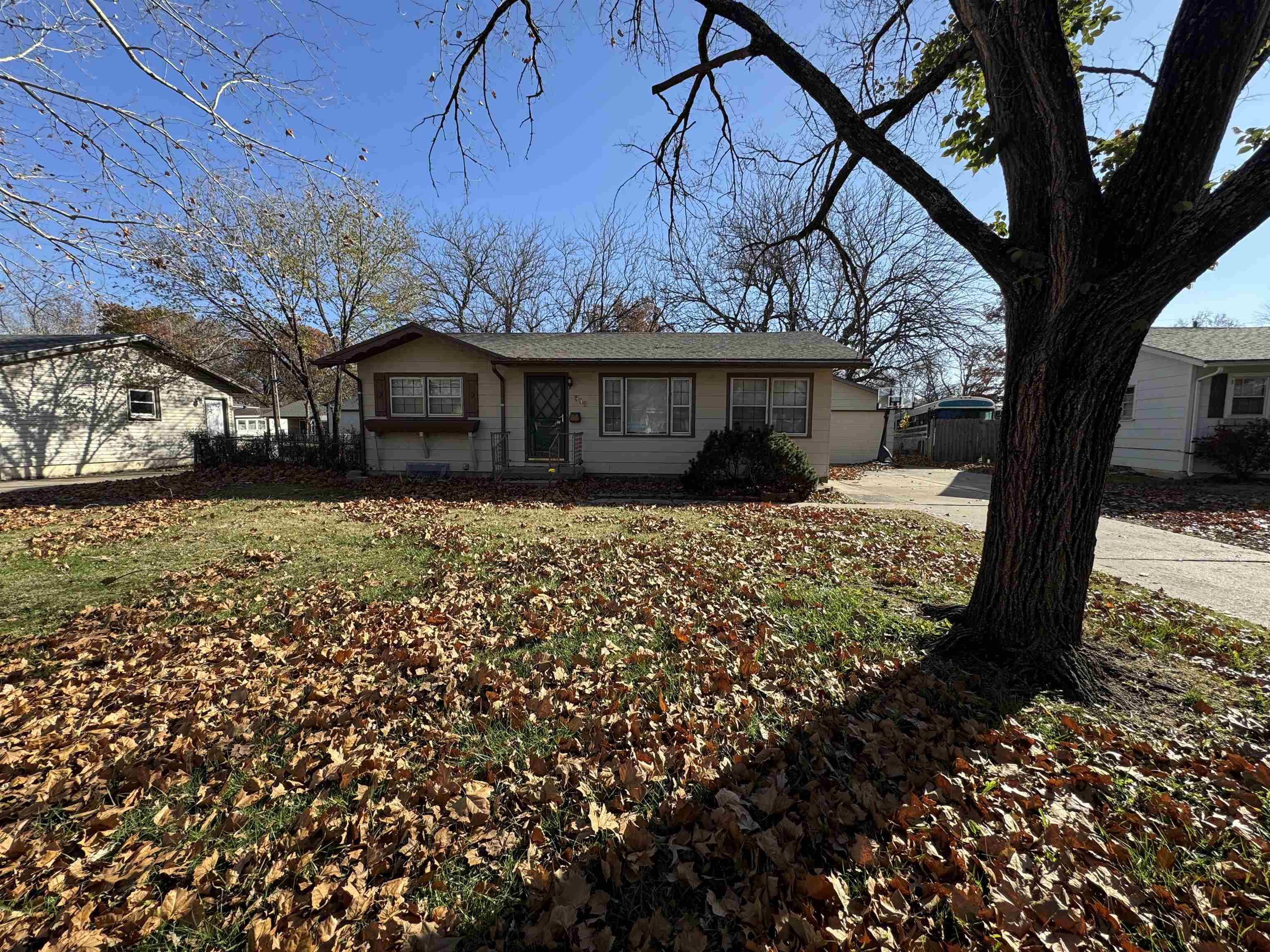 Property Photo: 536 S Circle Dr KS 67037