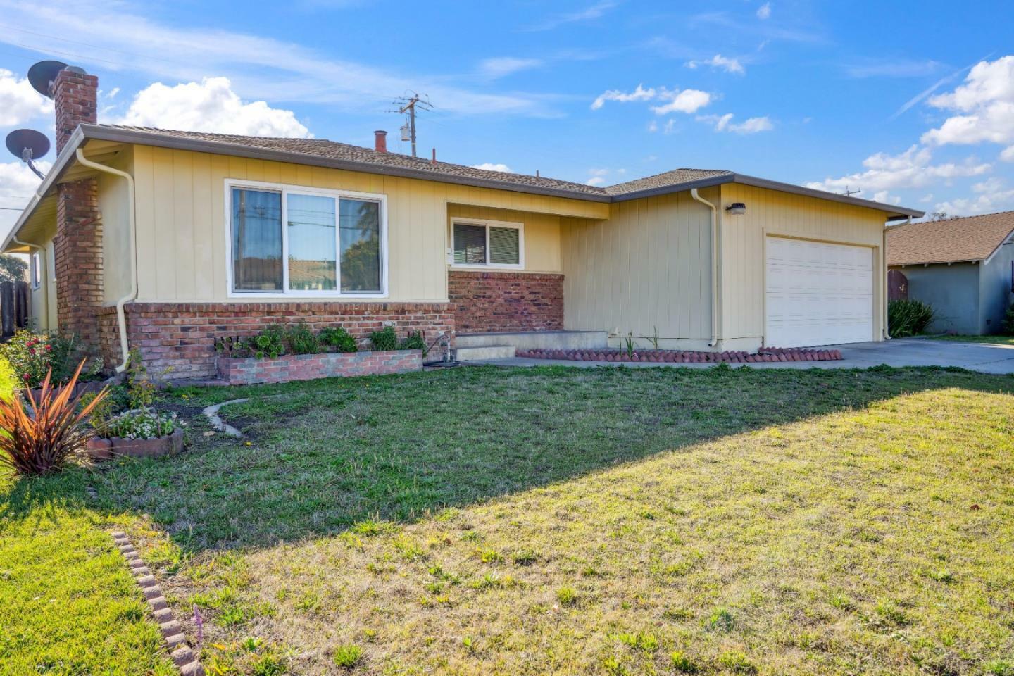 Property Photo:  412 East Laurel Drive  CA 93906 