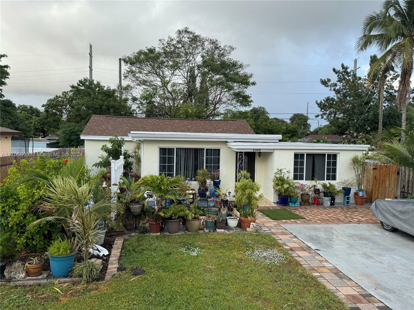 Property Photo:  6309 Dewey St  FL 33023 