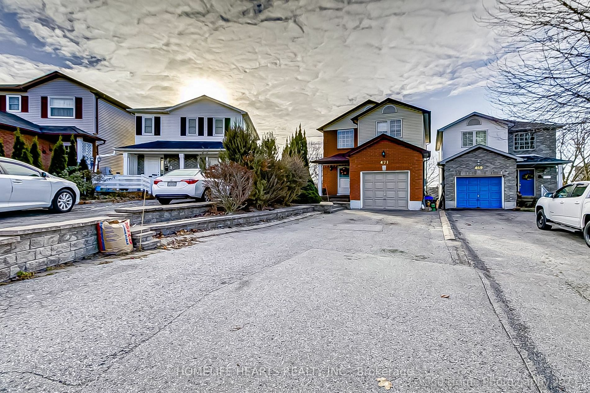 Property Photo:  471 Cobblehill Dr  ON L1K 1Y6 