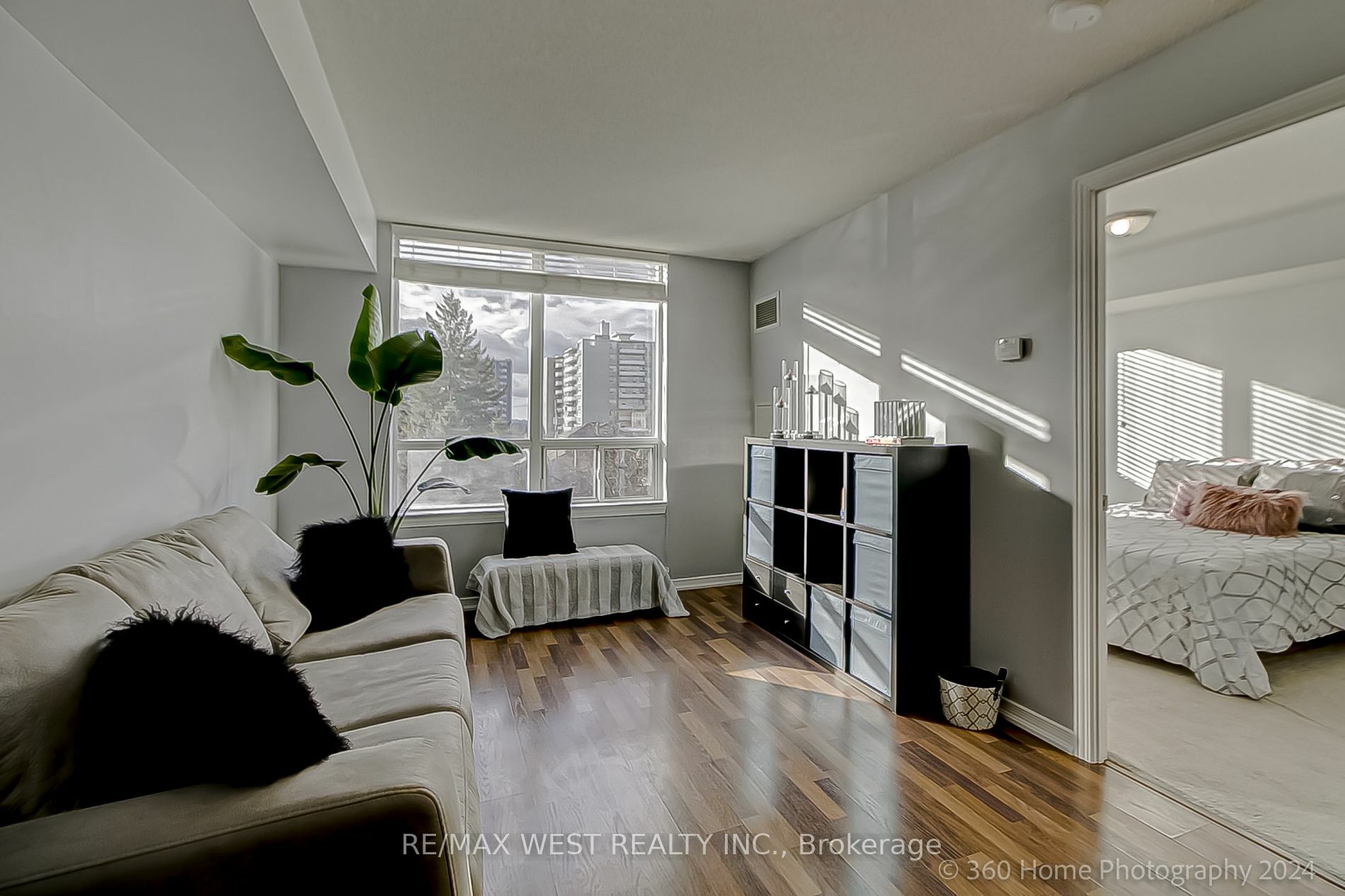 Property Photo:  2772 Keele St 312  ON M3M 0A3 