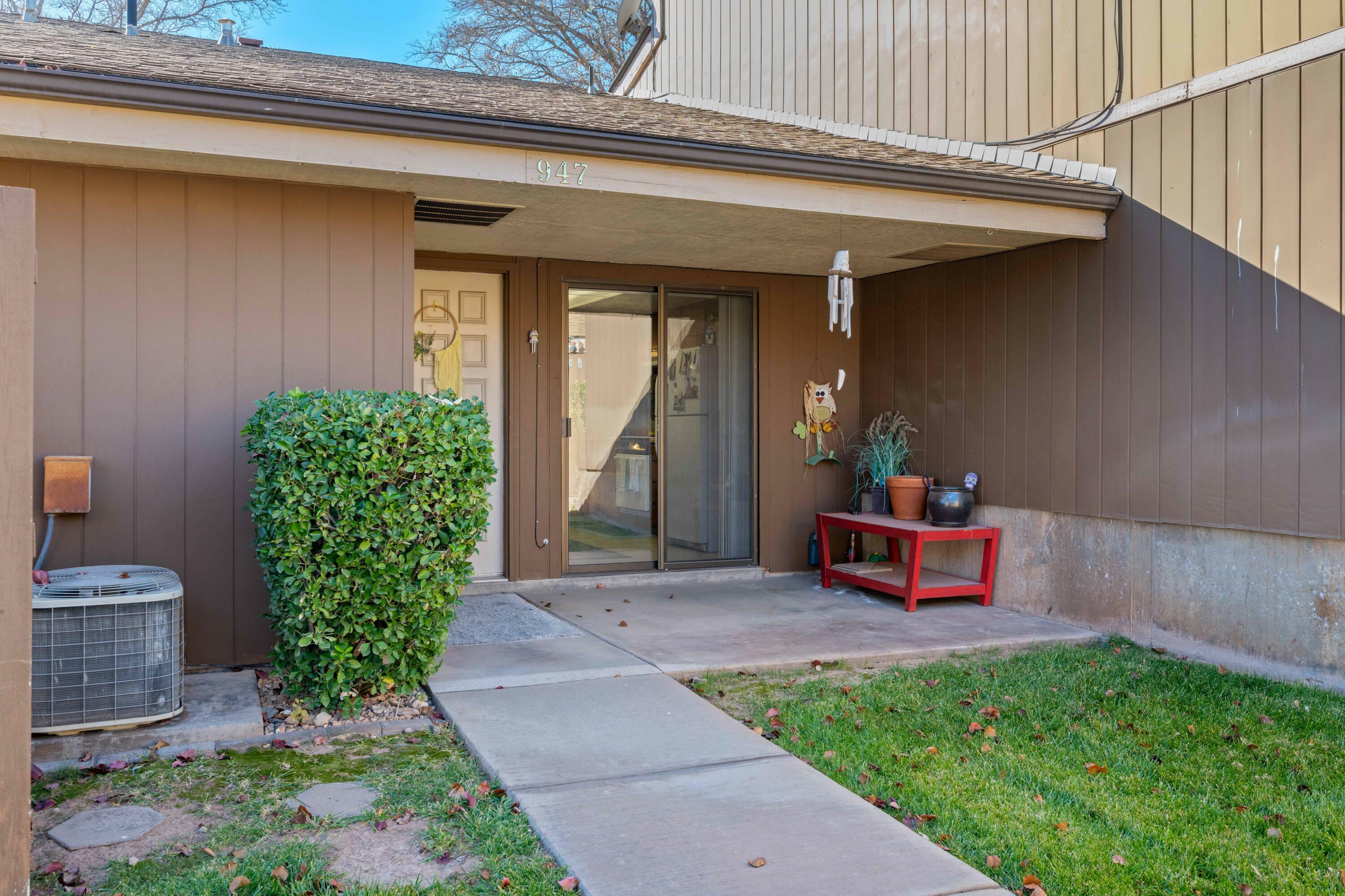 Property Photo:  947 W Bloomington Dr. S  UT 84790 