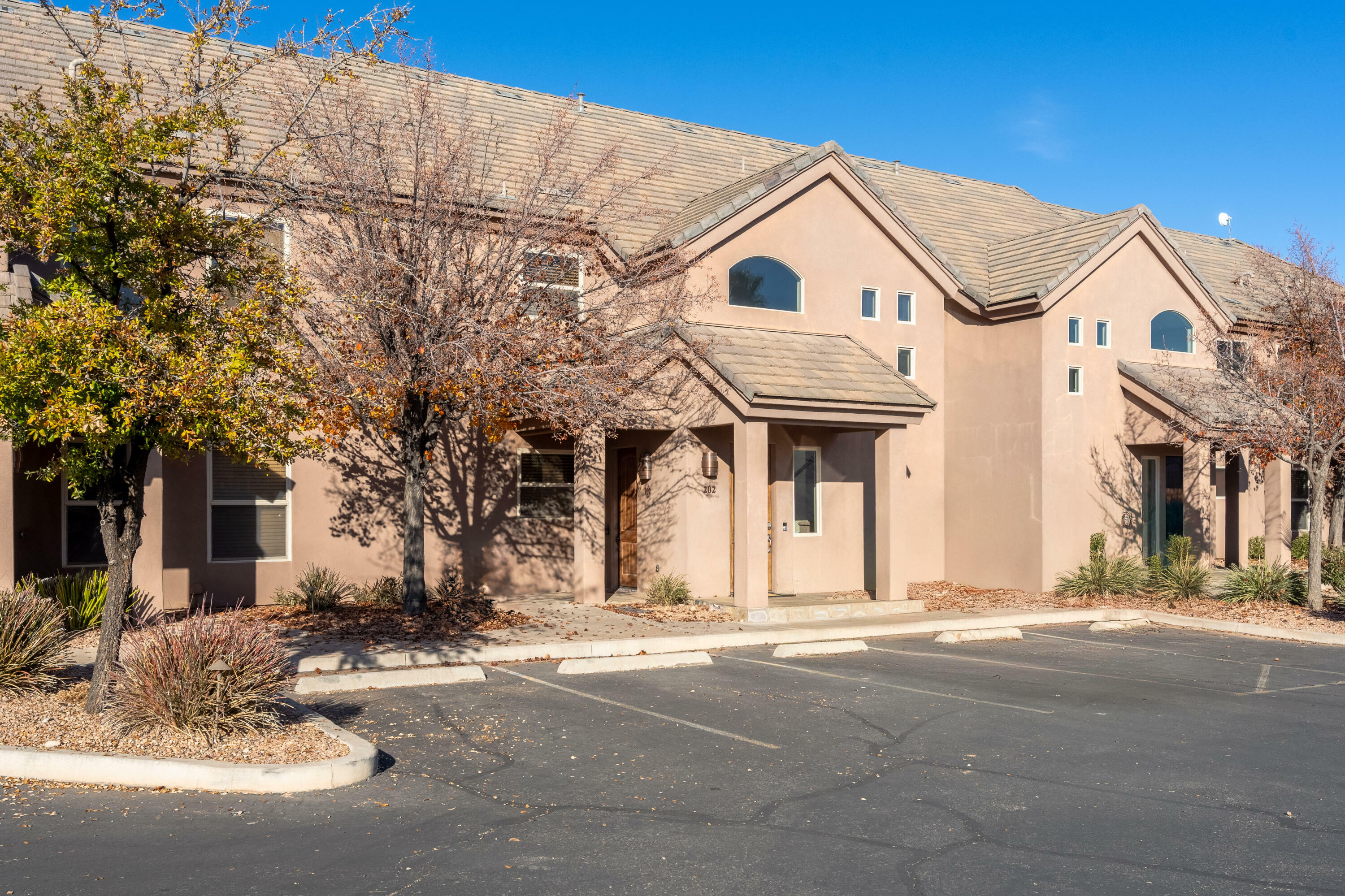 Property Photo:  1839 W Canyon View Dr #202  UT 84770 