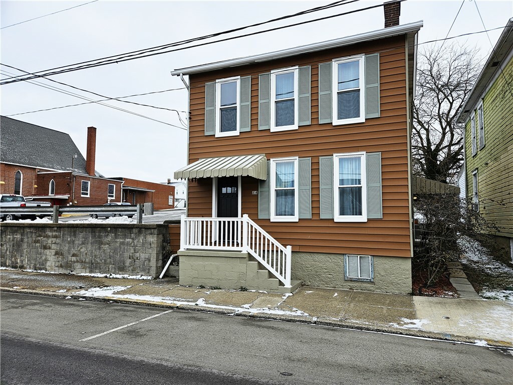 Property Photo:  814 W Main St  PA 15666 