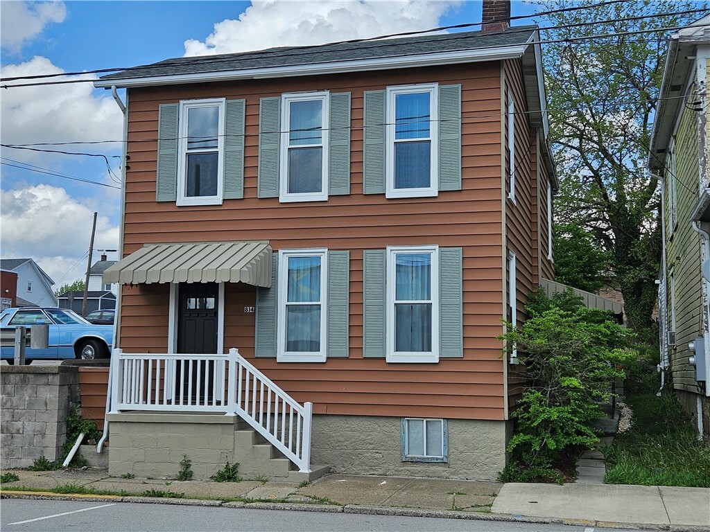814 W Main St  Mt. Pleasant Boro PA 15666 photo