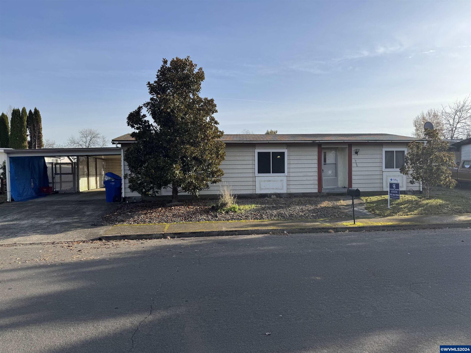 Property Photo: 1756 Icabod Ct NE OR 97305