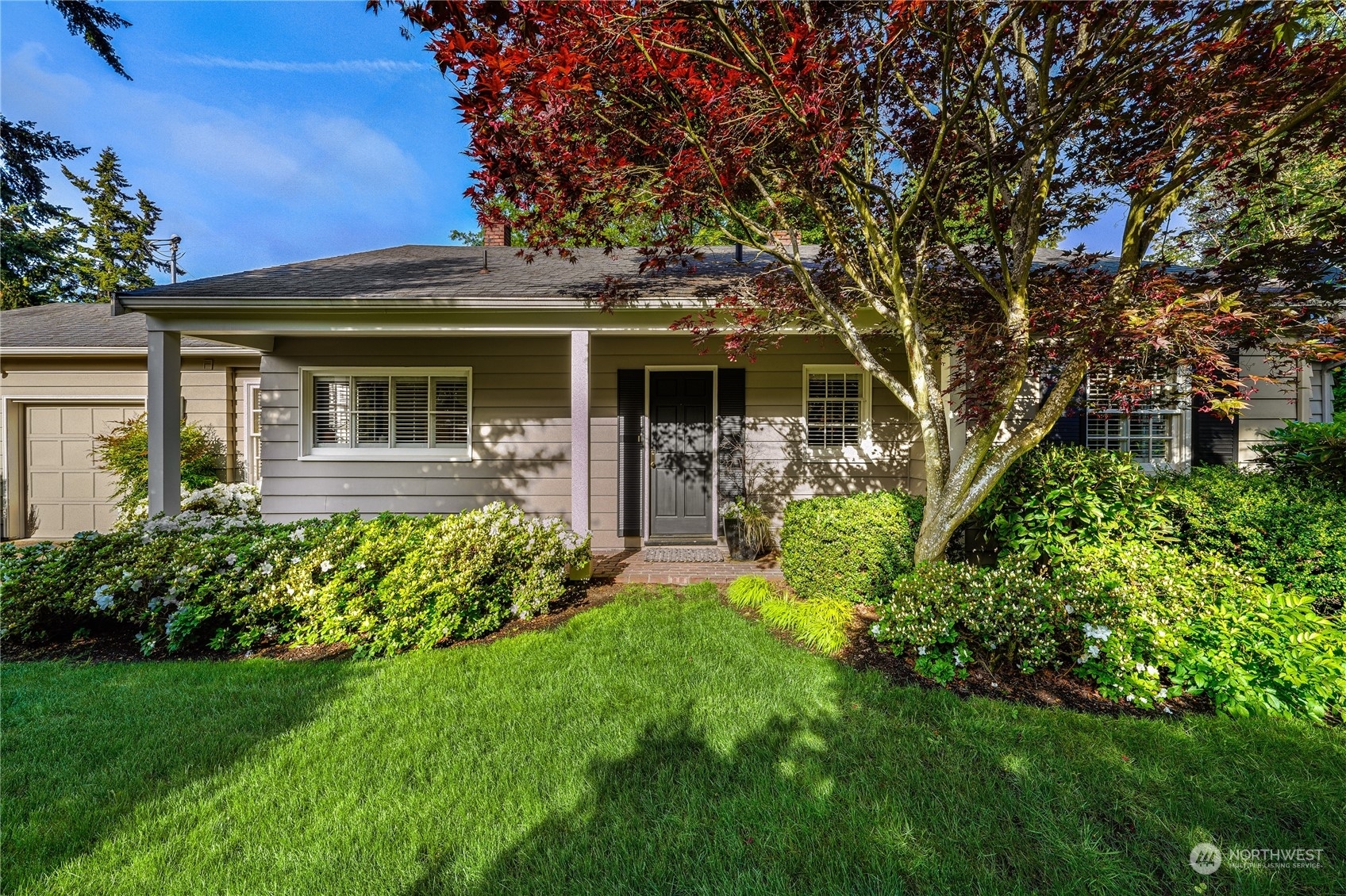 Property Photo:  822  91st Avenue NE  WA 98004 