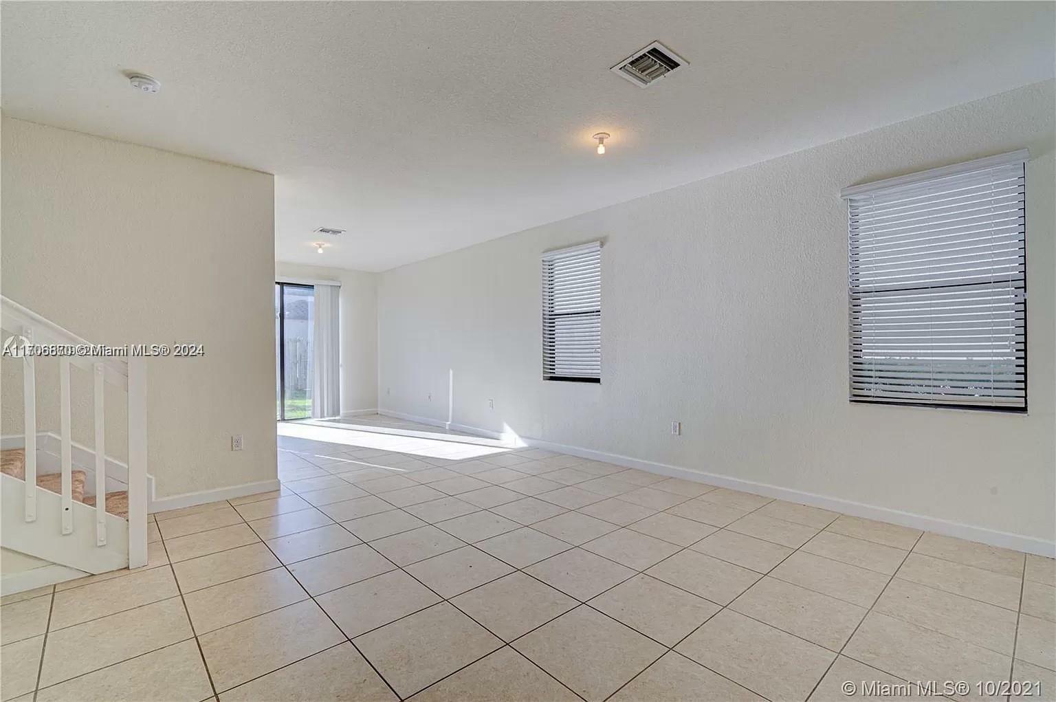 Property Photo:  146 NE 37th Pl  FL 33033 