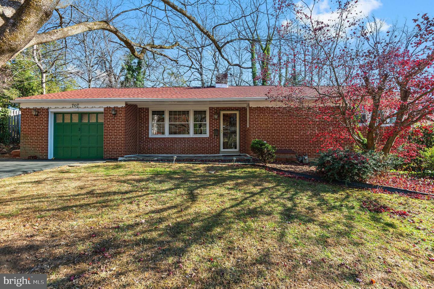 Property Photo:  707 Camberly Road  PA 19038 