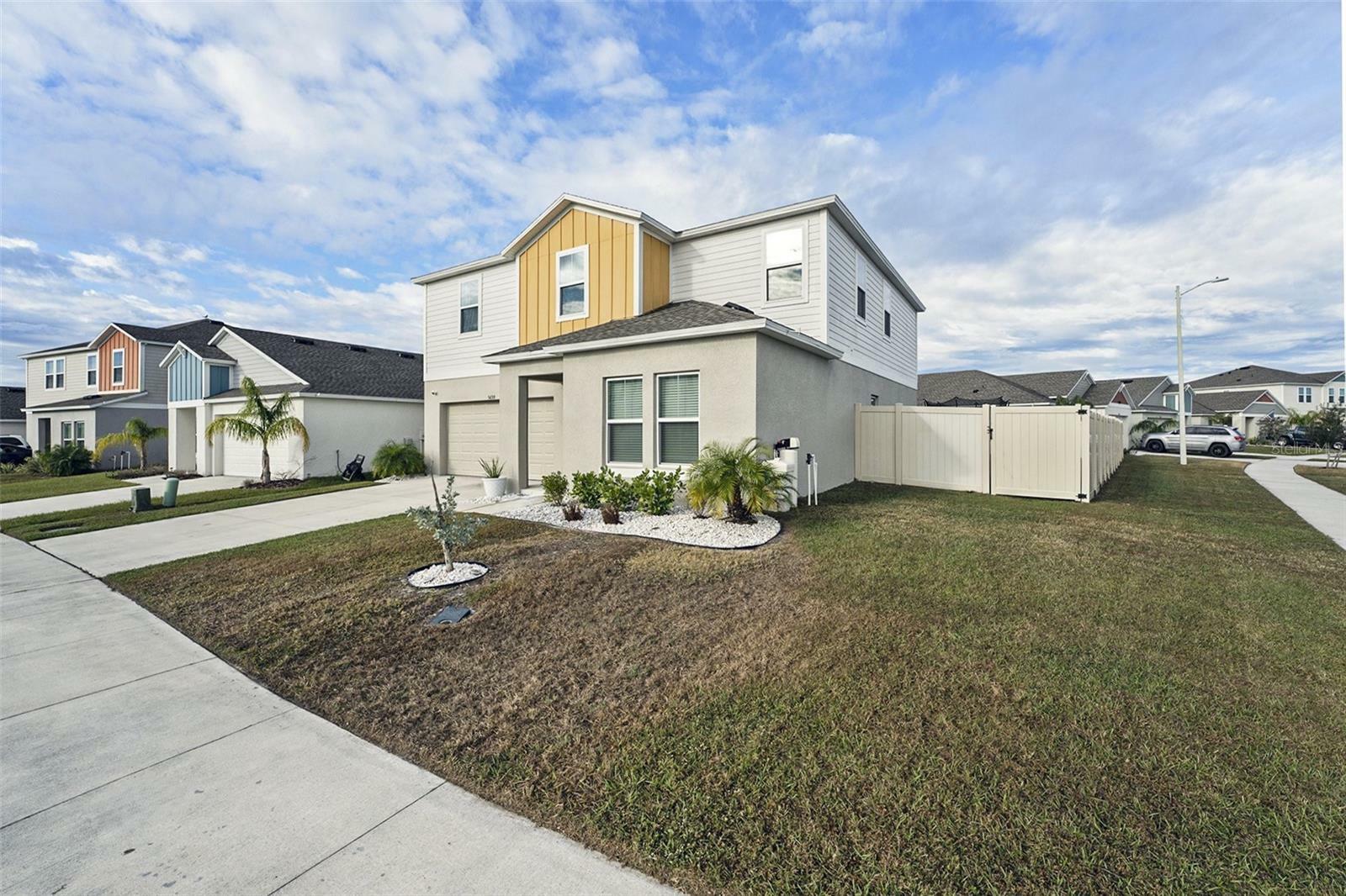 Property Photo:  5699 Siltstone Street  FL 33811 