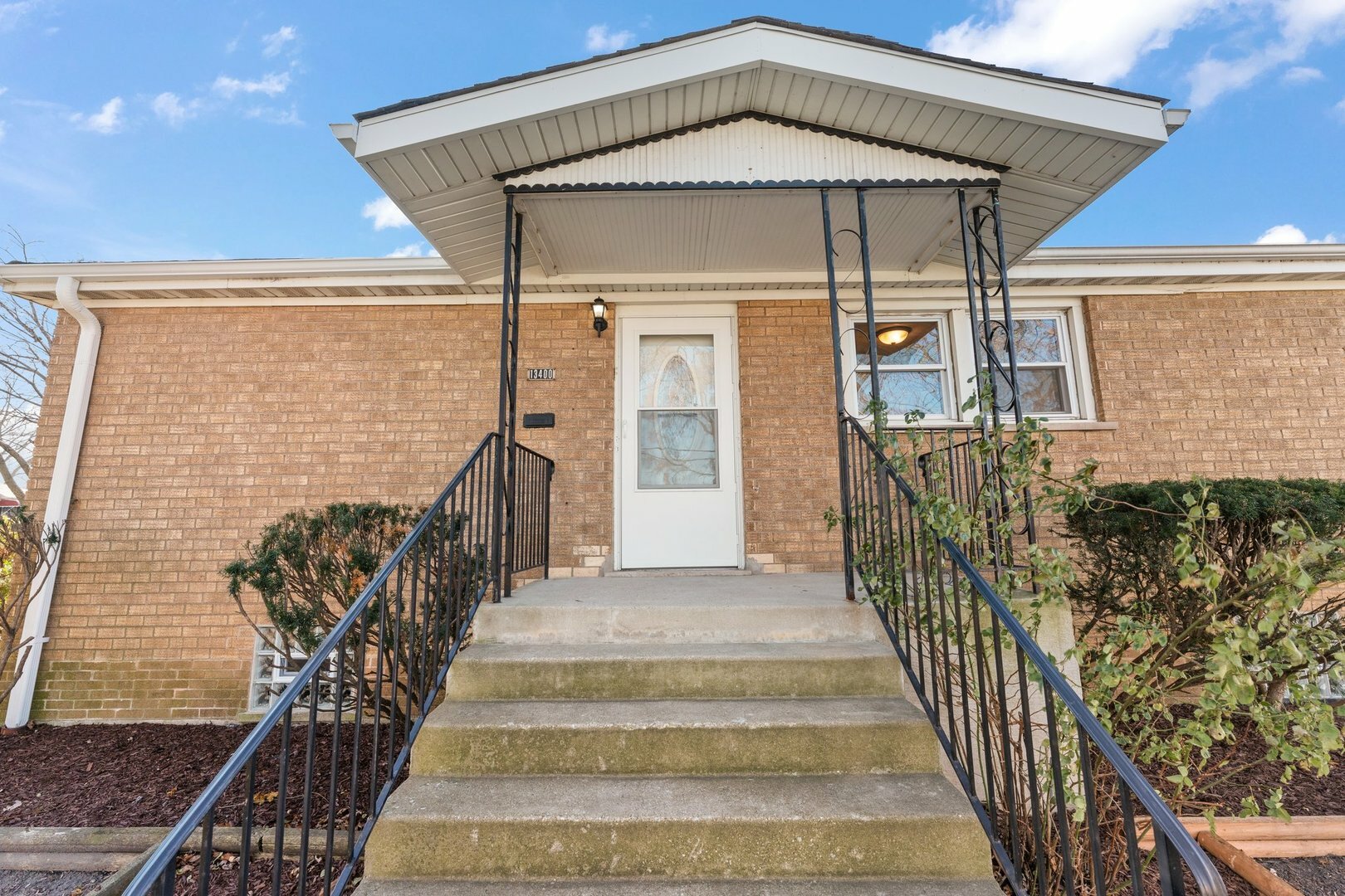 Property Photo:  13400 S Avenue K  IL 60633 