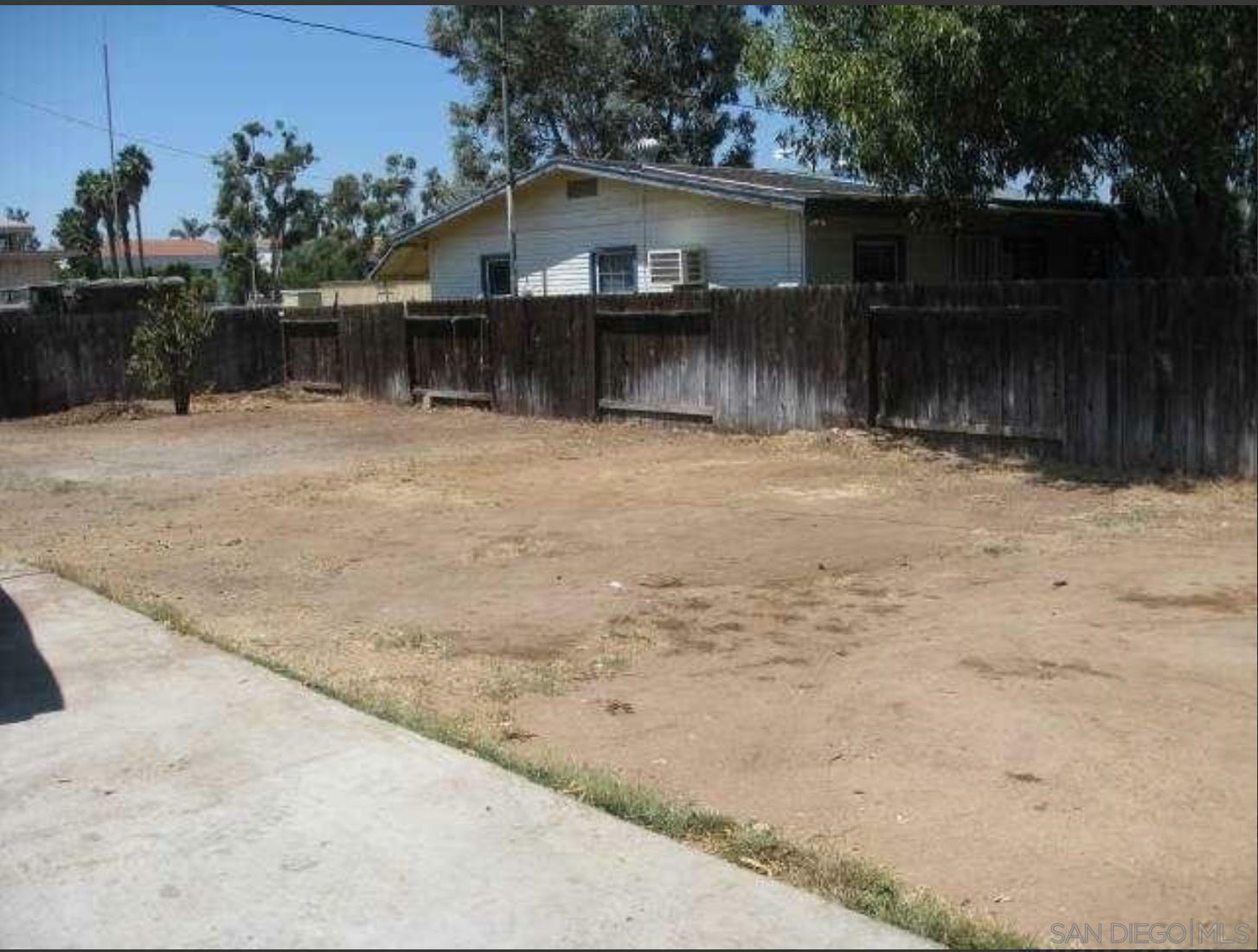 Property Photo:  717 Park Pl  CA 92025 