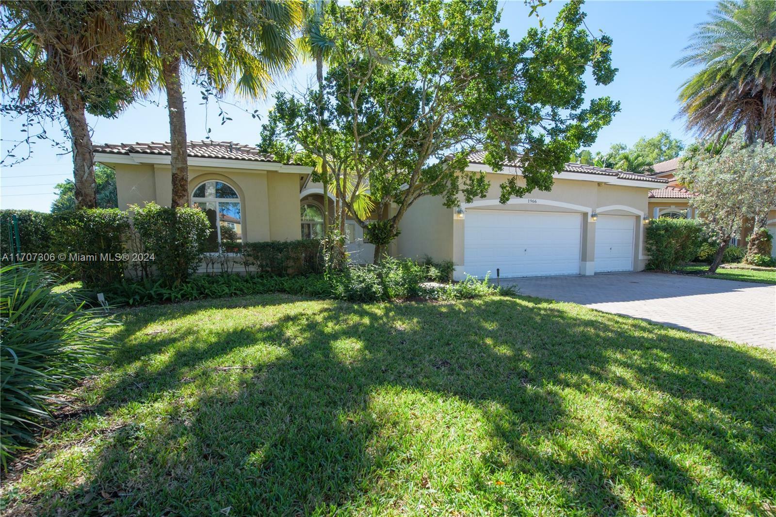 Property Photo:  1966 SE 23rd Ct  FL 33035 