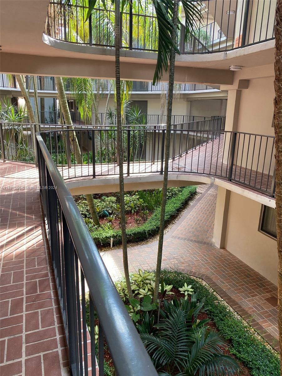 Property Photo:  8540 SW 133rd Ave Rd 203  FL 33183 