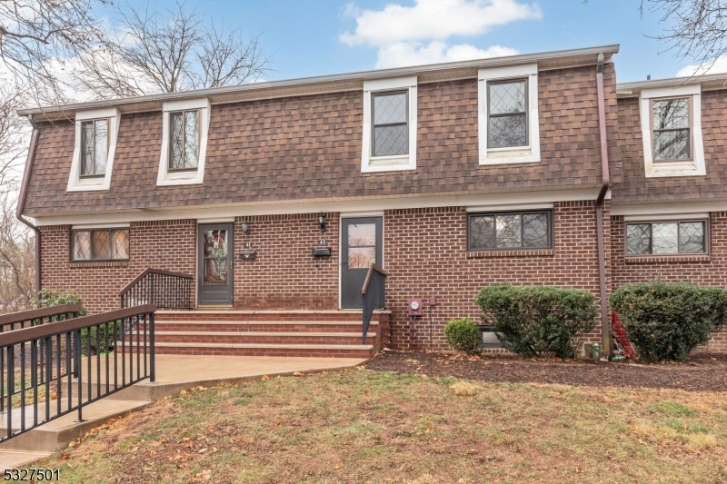 Property Photo:  42 Dorchester Ct  NJ 08844 