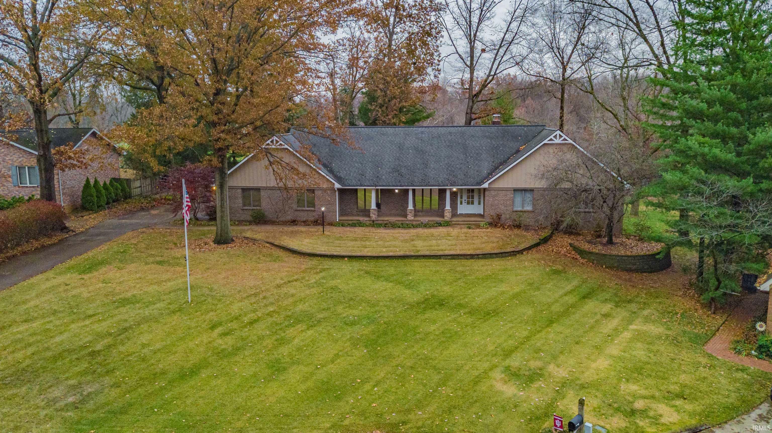 Property Photo: 6825 Laura Court IN 47710