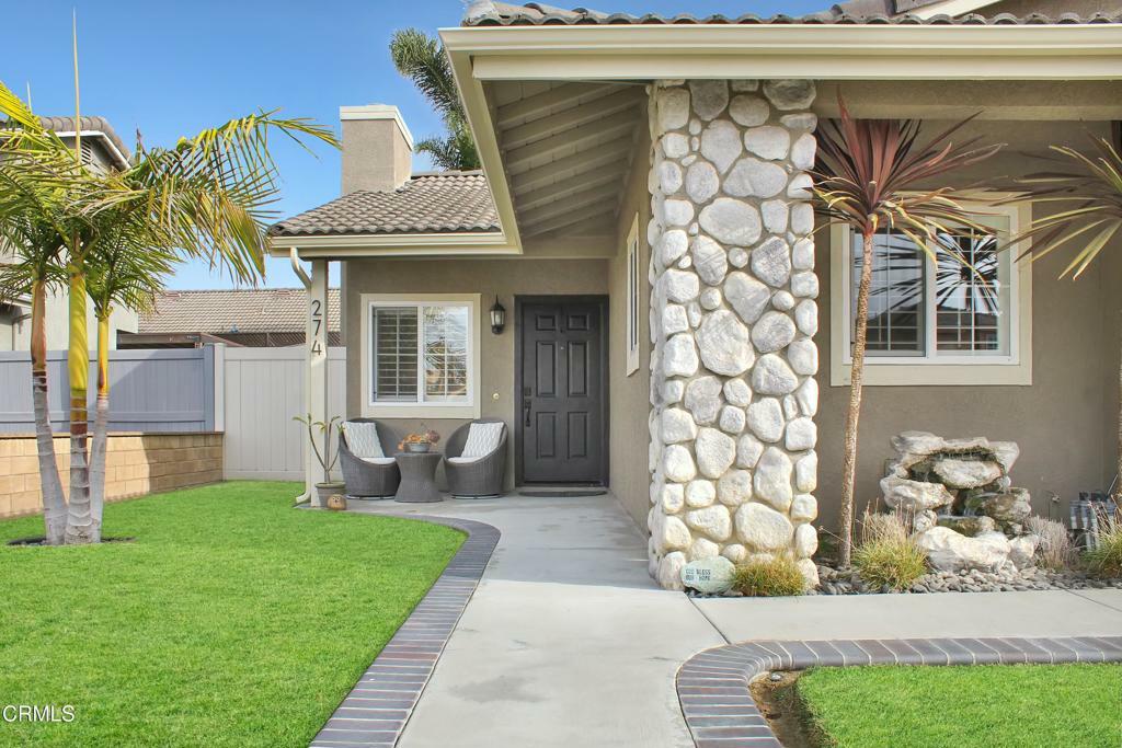 Property Photo:  274 Cinnamon Oak Avenue  CA 93004 