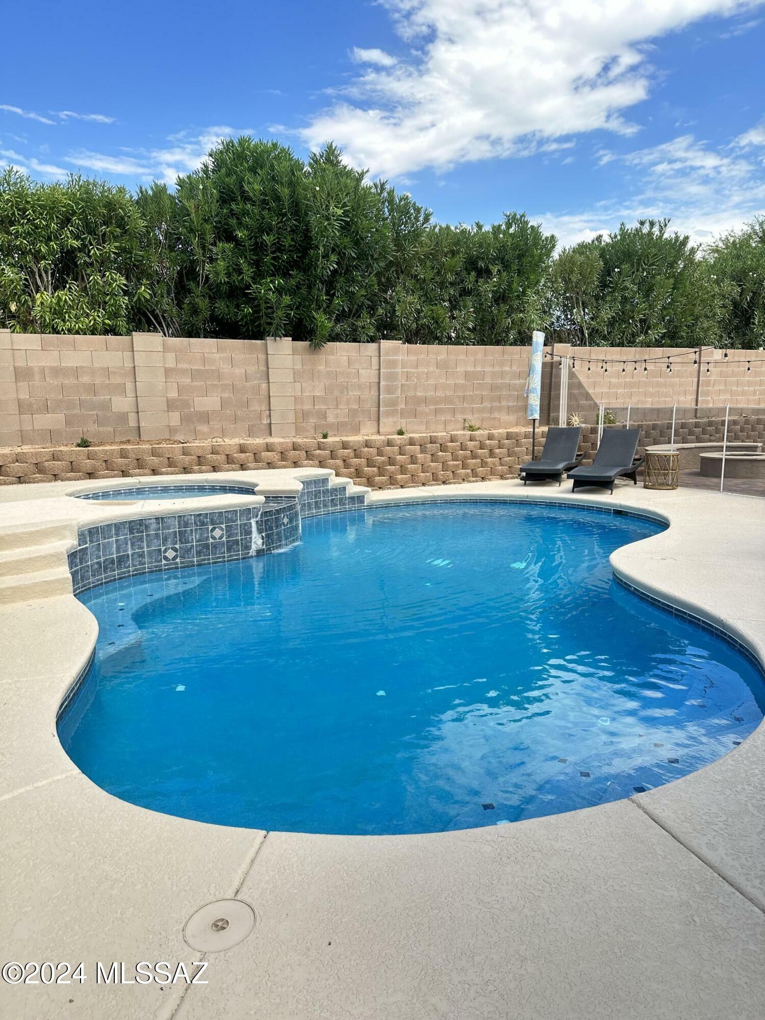 Property Photo:  8231 N Equator Loop  AZ 85741 