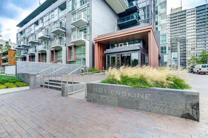 Property Photo:  101 Erskine Ave W 2711  ON M4P 0C5 