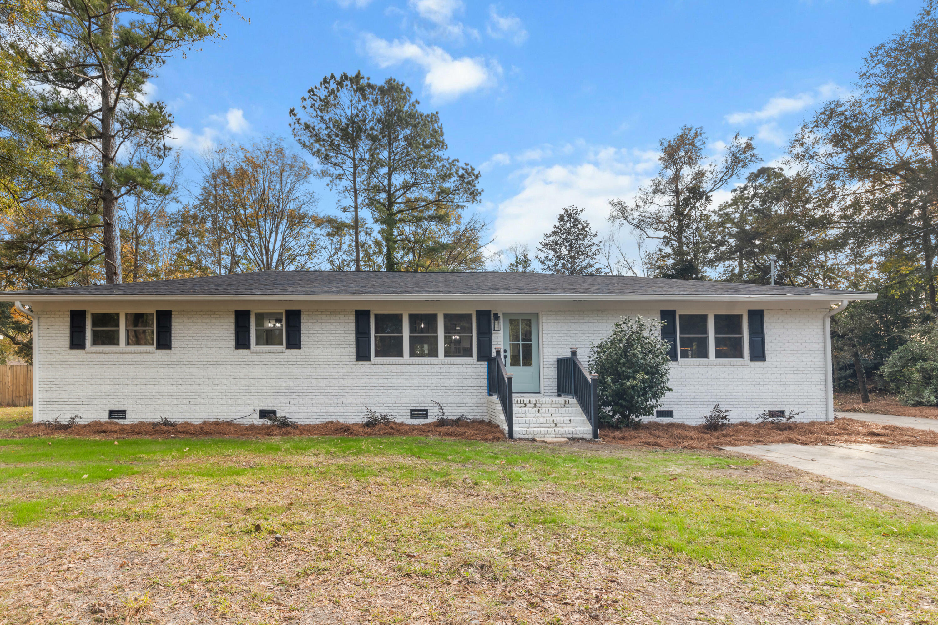 Property Photo:  106 Elm Circle  SC 29485 